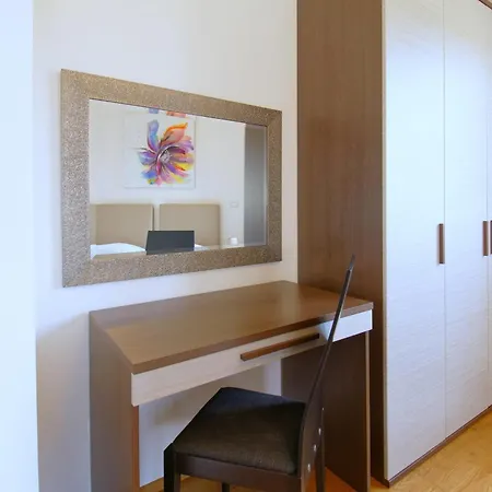 Appartement Enrico - Two Bedroom With Jacuzzi