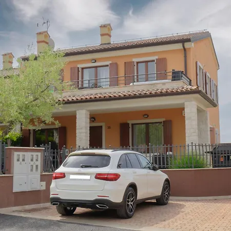 Apartment Apartment Enrico - Two Bedroom Apartment With Jacuzzi