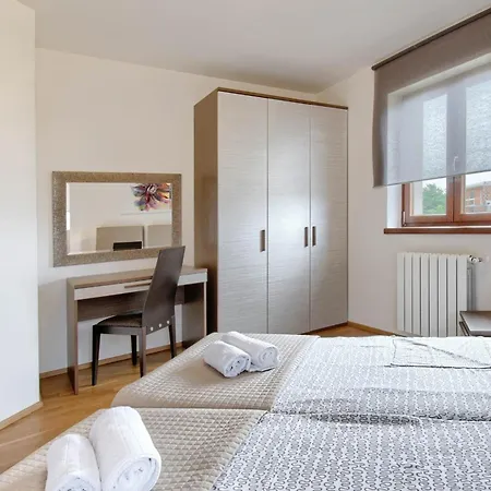 Enrico - Two Bedroom With Jacuzzi Lejlighed *