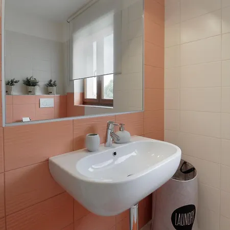 Apartment Enrico - Two Bedroom Apartment With Jacuzzi * Poreč