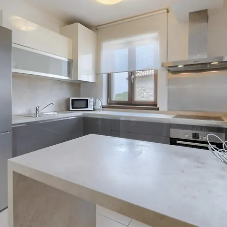 Apartment Apartment Enrico - Two Bedroom Apartment With Jacuzzi Poreč