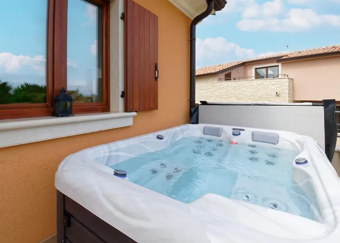 Enrico - Two Bedroom With Jacuzzi Lejlighed
