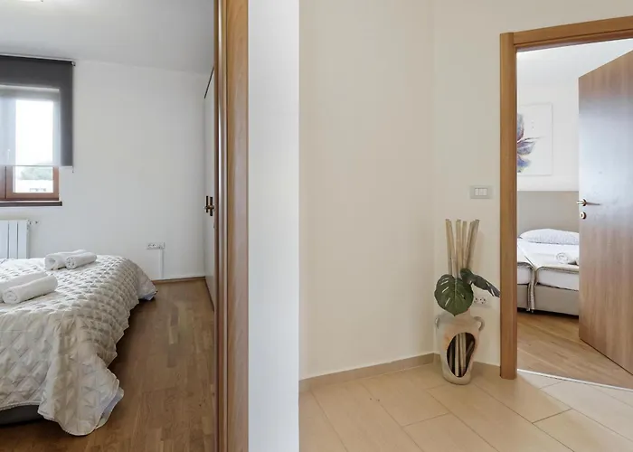 Lejlighed Enrico - Two Bedroom With Jacuzzi Poreč