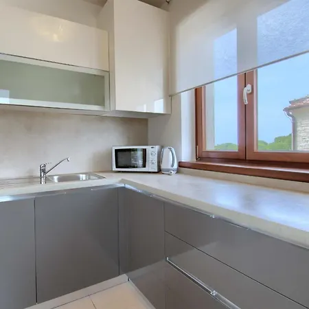 Apartament Enrico - Two Bedroom With Jacuzzi *