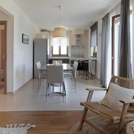Enrico - Two Bedroom With Jacuzzi